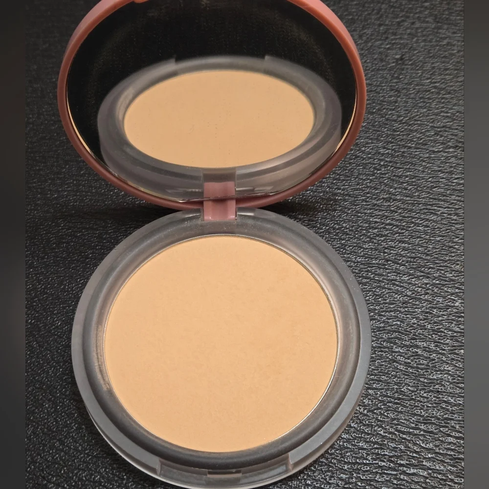 Doll 10 T.C.E Filtered Finishing Powder Powered by Skin-Loving Ingredients